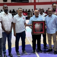 Director general Promipyme es reconocido por Asociación baloncesto  SDE